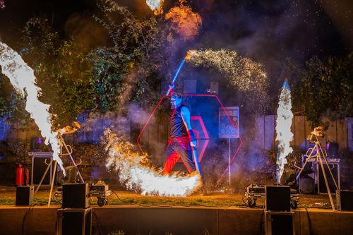 Feuershow Fusion Fire mit vielen Flammen Effekten